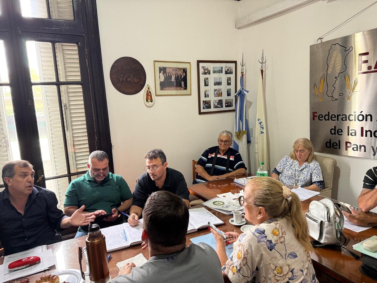 Reunión en la sede de FAIPA, con dirigentes panaderos de distintas provincias